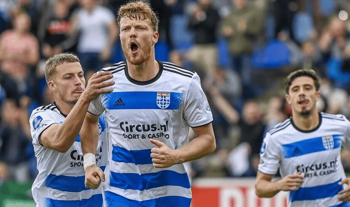 充满悬念和 充满悬念和